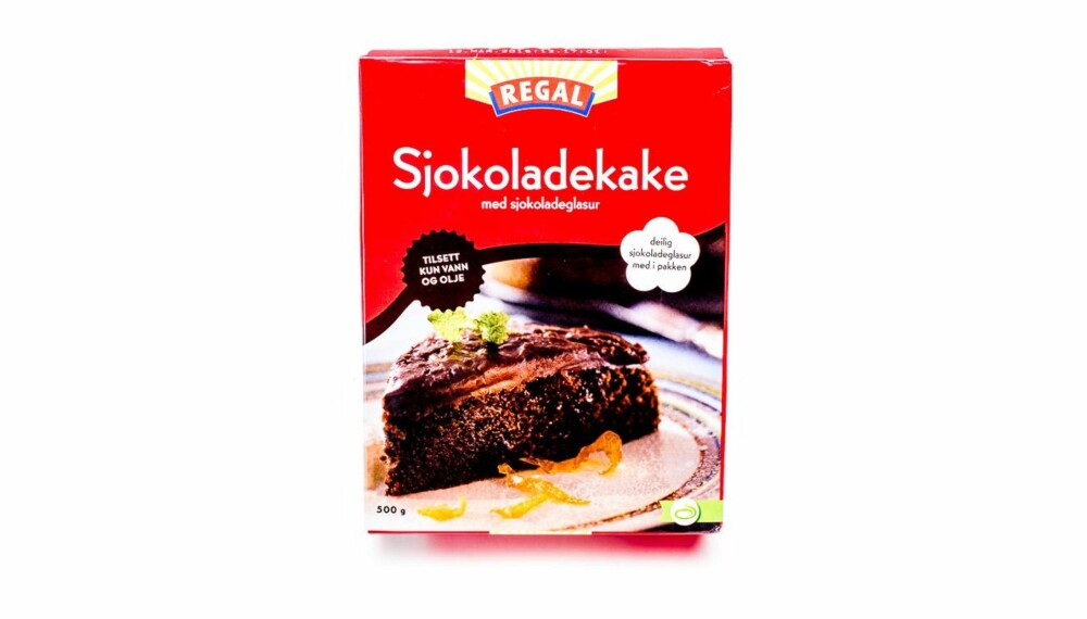 TEST AV KAKEMIKS: Regal sjokoladekake med sjokoladeglasur.