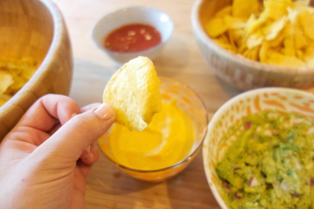 DIPP: «Ostedipp» laget av gulrot og potet, samt guacamole og salsa. DIPP: «Ostedipp» laget av gulrot og potet, samt guacamole og salsa.