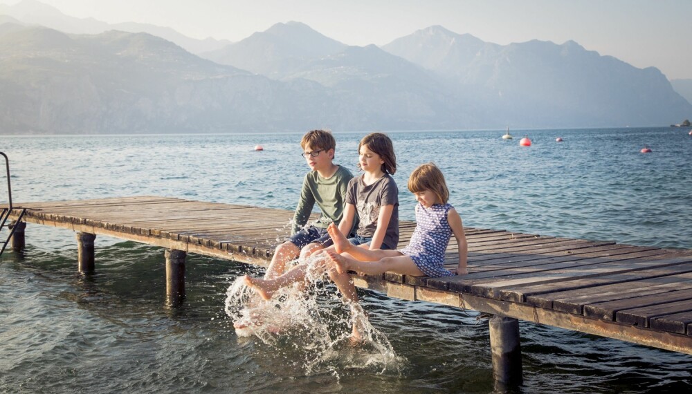 GARDASJØEN MED BARN: Reiser du til Gardasjøen med barn er det mye du kan finne på, som for eksempel å dra på fornøyelsesparken Gardaland. FOTO: Getty Images.
