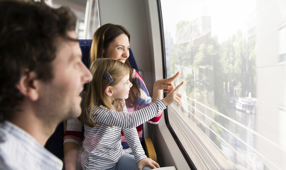 INTERRAIL MED BARN: Interrail er ikke lenger forbeholdt unge voksne. Ta med barna på en herlig opplevelse! FOTO: Getty Images.