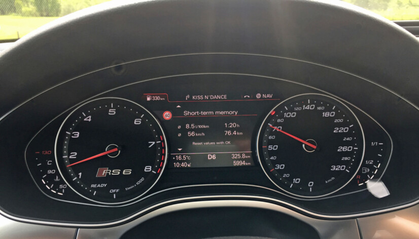 FORBRUK: Lavere enn 0,85 l/mil kom vi ikke ifølge kjørekomputeren.