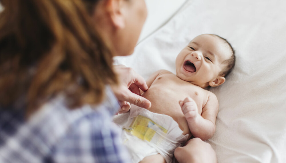 GRØNN AVFØRING HOS BABY: Den første tiden etter fødsel varierer spedbarnets avføring i både konsistens og farge. Foto: Gettyimages.com.