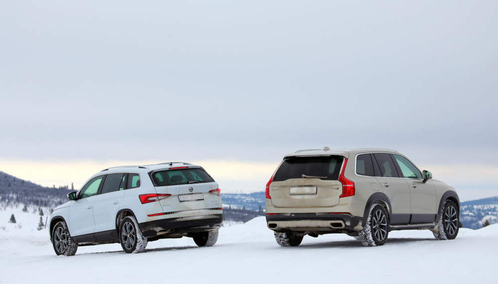 GOD PLASS: Både Skoda og Volvo kjennetegnes ved at de svært god plass. (FOTO: Terje Bjørnsen)