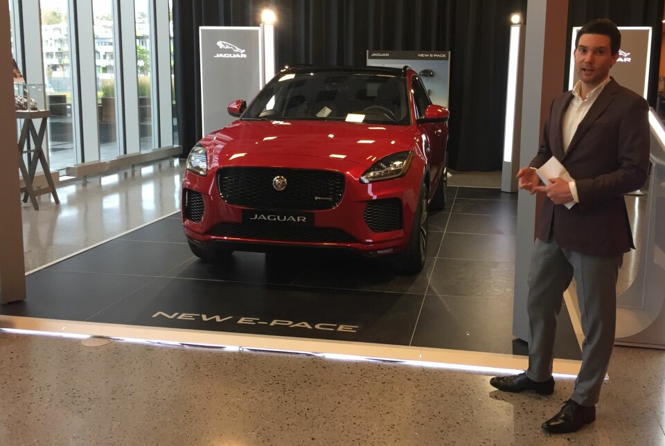 I NORGE: Her viser salgssjef Jacob Moer Aanonsen frem Jaguar E-Pace i Norge. Bilen lanseres offisielt i januar. I NORGE: Her viser salgssjef Jacob Moer Aanonsen frem Jaguar E-Pace i Norge. Bilen lanseres offisielt i januar.