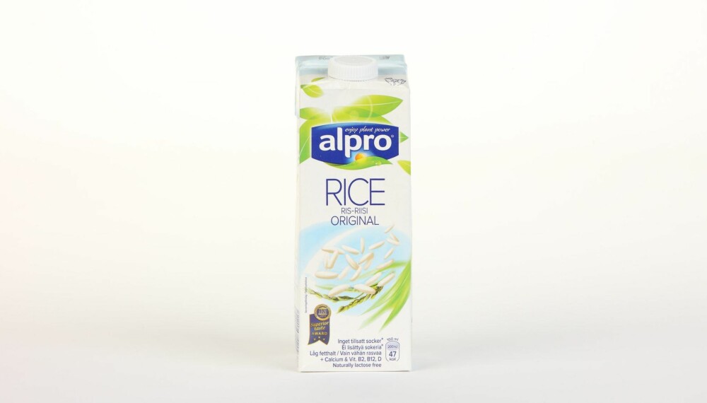 Alpro Rice Original

Produsent: Alpro C.V.A.

Pris: 20 kr

N�ringsinnhold per 100 ml:

Energi: 47 kcal

Fett/hvorav mettet fett: 1/0,1 g

Karbohydrater: 9,5 g

Hvorav sukkerarter: 3,3 g

Protein: 0,1 g

Kalsium: 120 mg

Vitamin D: 0,75 �g

Vitamin B2: �

Vitamin B12: 0,38 �g

Mer kaloririk drikk med energi fra mye karbohydrater, men denne har minst naturlig sukker av risdrikkene. Tilsatt kalsium, vitamin D og B12, men ikke vitamin B2.
---------------------------
Oslo/studio 20170622; Klikk.no, Foreldre og Barn, Hjemmet, Shape-Up



Alternativ melk



Oslo/studio 22062017; Klikk.no, Foreldre og Barn, Hjemmet, Shape-Up



Alternativ melk *** Local Caption *** Alpro Rice Original

Produsent: Alpro C.V.A.

Pris: 20 kr

N�ringsinnhold per 100 ml:

Energi: 47 kcal

Fett/hvorav mettet fett: 1/0,1 g

Karbohydrater: 9,5 g

Hvorav sukkerarter: 3,3 g

Protein: 0,1 g

Kalsium: 120 mg

Vitamin D: 0,75 �g

Vitamin B2: �

Vitamin B12: 0,38 �g

Mer kaloririk drikk med energi fra mye karbohydrater, men denne har minst naturlig sukker av risdrikkene. Tilsatt kalsium, vitamin D og B12, men ikke vitamin B2.
---------------------------
Oslo/studio 20170622; Klikk.no, Foreldre og Barn, Hjemmet, Shape-Up



Alternativ melk



Oslo/studio 22062017; Klikk.no, Foreldre og Barn, Hjemmet, Shape-Up



Alternativ melk