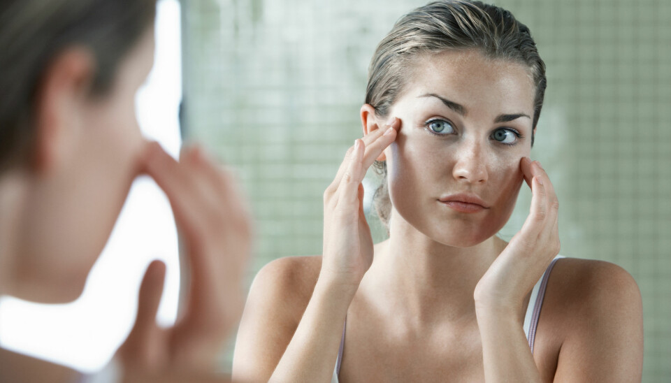 FUKTIGHETSKREM: Riktig fuktighetskrem kan være med på å motvirke oljete eller tørr hud, samt påvirke blant annet hudens fuktighetsnivå. Foto: Gettyimages.com.