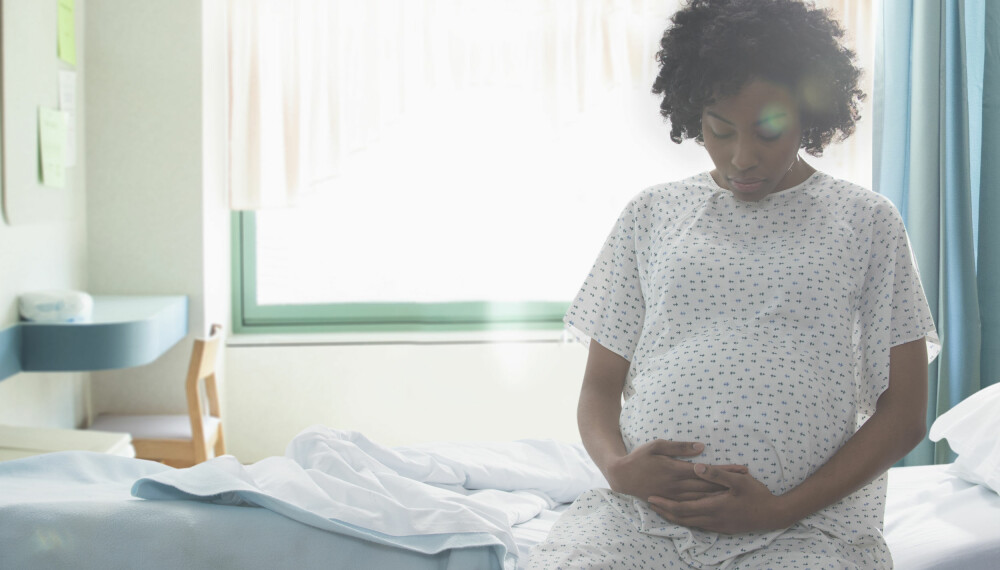 SPINALBEDØVELSE: I så lite som 1 prosent av tilfellene blri det satt spinalbedøvelser under fødselen. Det skjer i disse tilfellene, med disse kvinnene. FOTO: Getty Images.