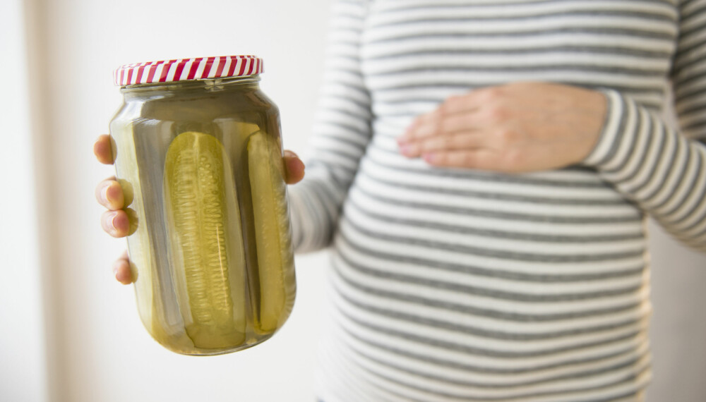 CRAVINGS I GRAVIDITETEN: Å få dilla på mat du vanligvis ikke foretrekker er helt vanlig i svangerskapet. Sylteagurk er eksempel på en matvare mange gravide får cravings på. FOTO: Getty Images.