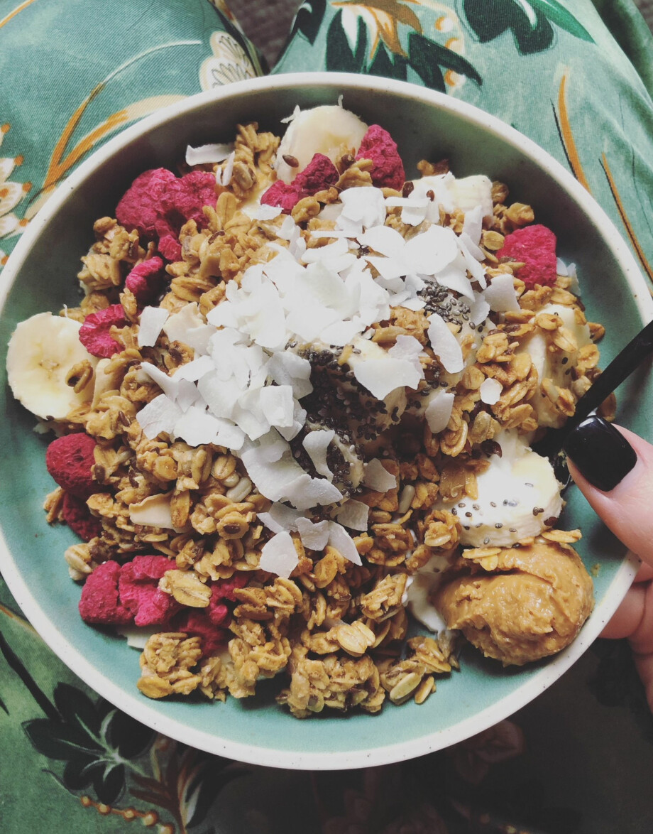 God start på dagen: Gresk yoghurt med fristende topping!