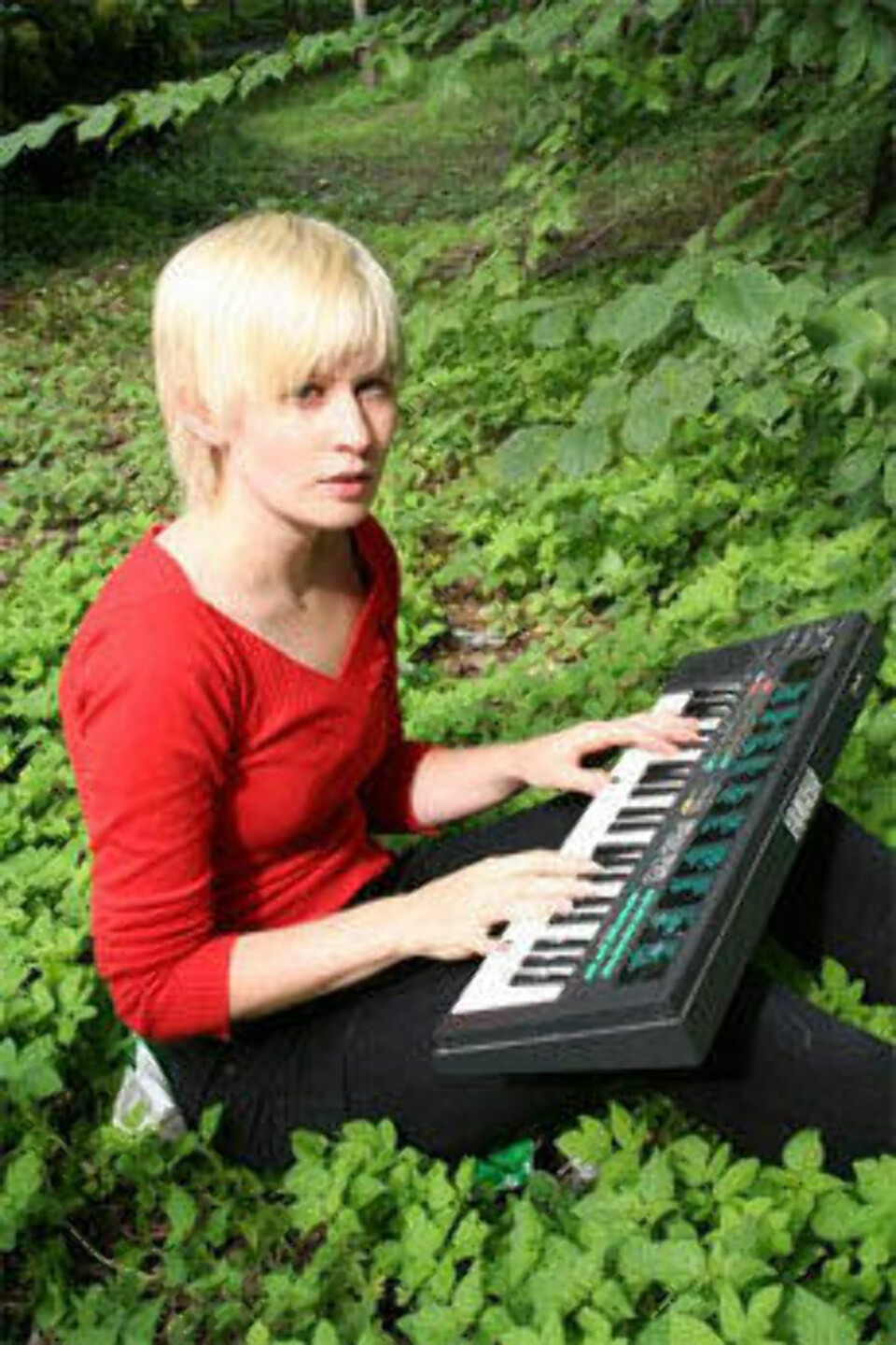 Damene rocker by:Larm