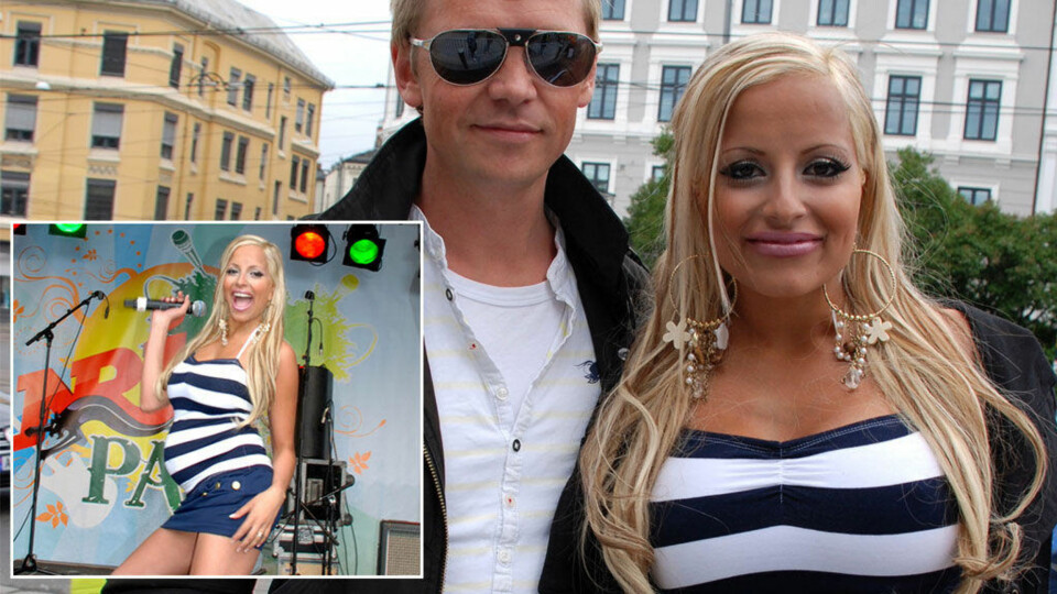 Gravid og skadet på scenen