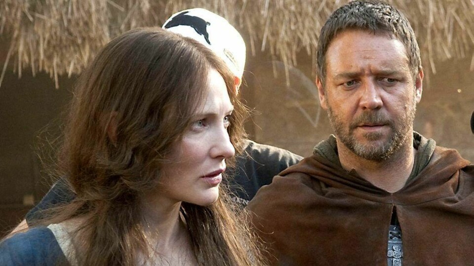 Se Blanchett hamle opp med Crowe