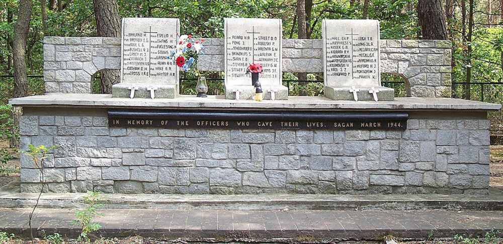MINNESMERKE; To nordmenn var blant de som ble henrettet etter å ha rømt fra Stalag Luft III.