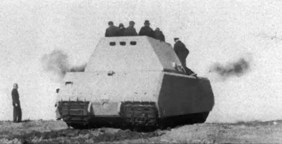 <b>KJEMPE-TANKS: </b>Panservognen, Panzerkampfwagen VIII Maus (Mouse), var en kjempetanks som første ble ferdig sent i 1944. Kun to prototyper ble helt ferdige. En tredje manglet kanontårnet.
