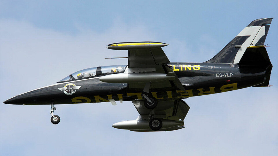 Flyr sammen med to jetfly