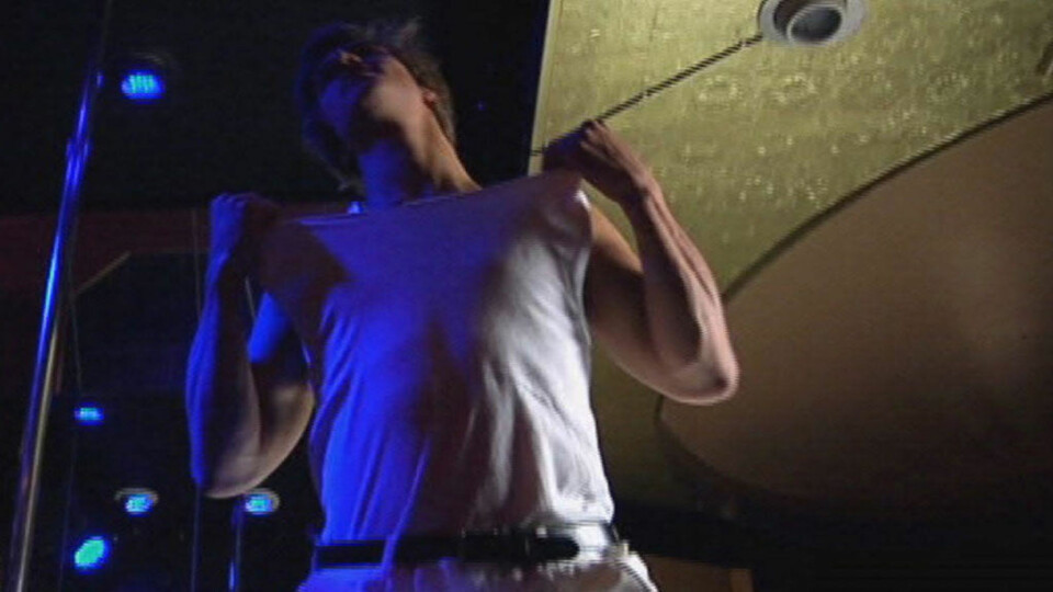 Her stripper Trekant-Thomas