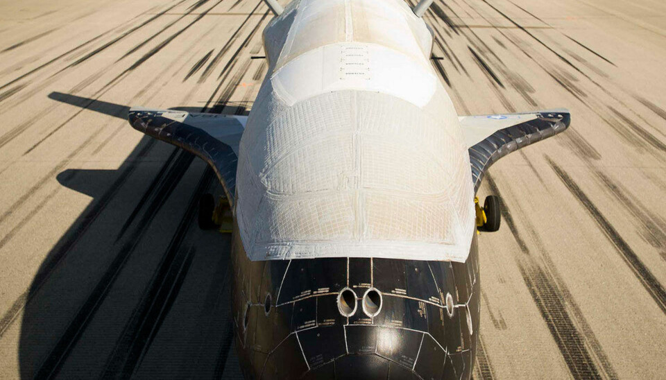 X-37B har flydd over oss i ett år. Hva den driver med er strengt hemmelig