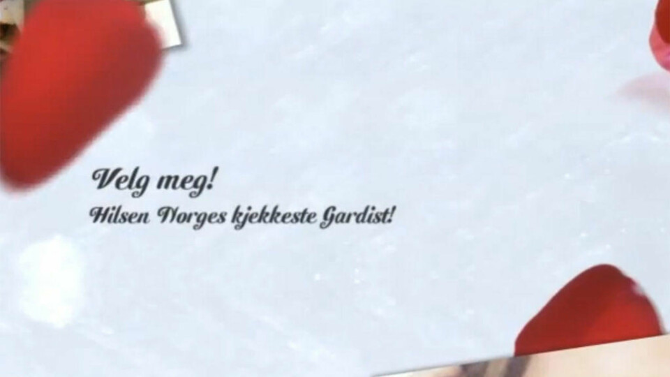 - Vil du være med på gardeball, Tone?