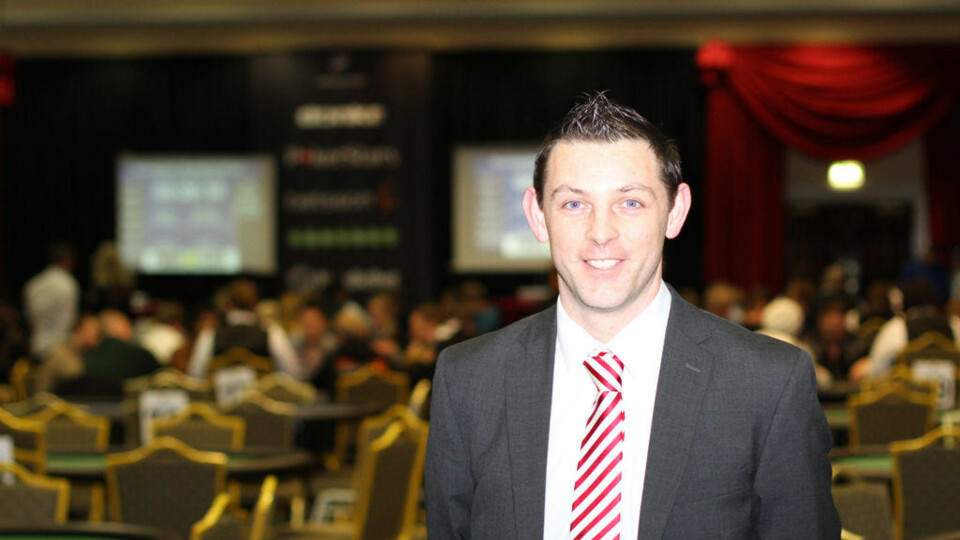 - At man ikke får spille poker i Norge er galskap