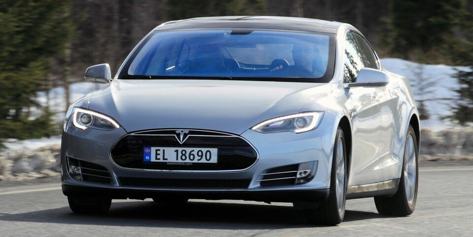 Tesla Model S: Lover svært godt