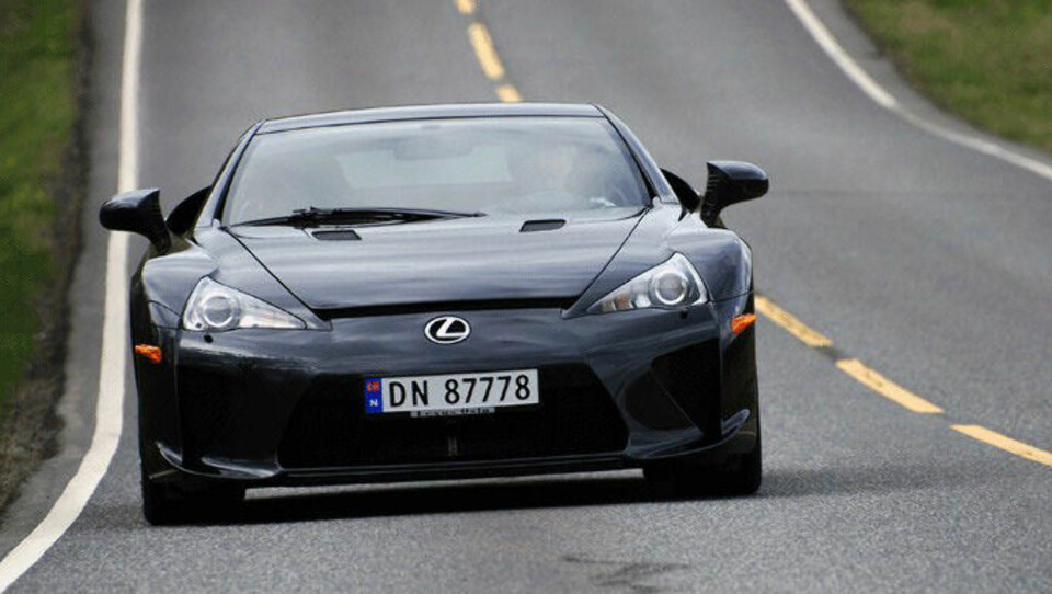 Lexus LFA: Rune kjøpte drømmebil til 4,3 millioner – usett