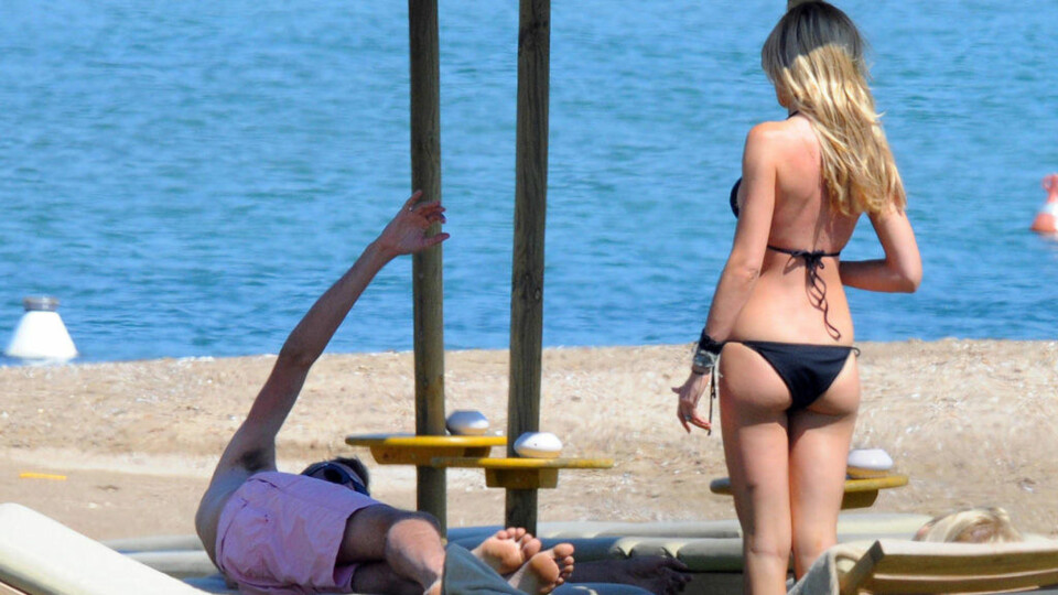 Se fotball- fruenes bikinibilder