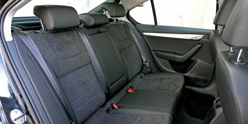 Skoda Octavia treffer midt i blinken