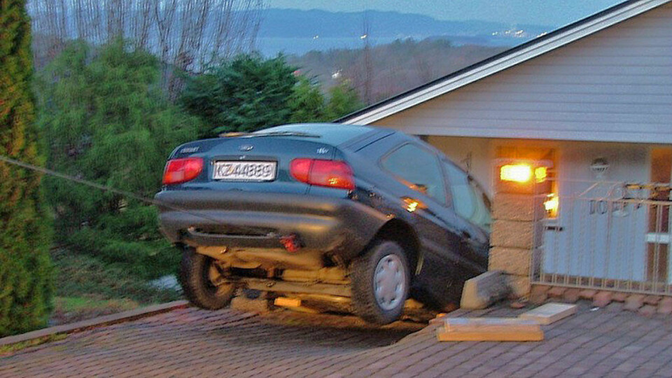 Svigermor skulle bare ta ut noen handleposer ...
