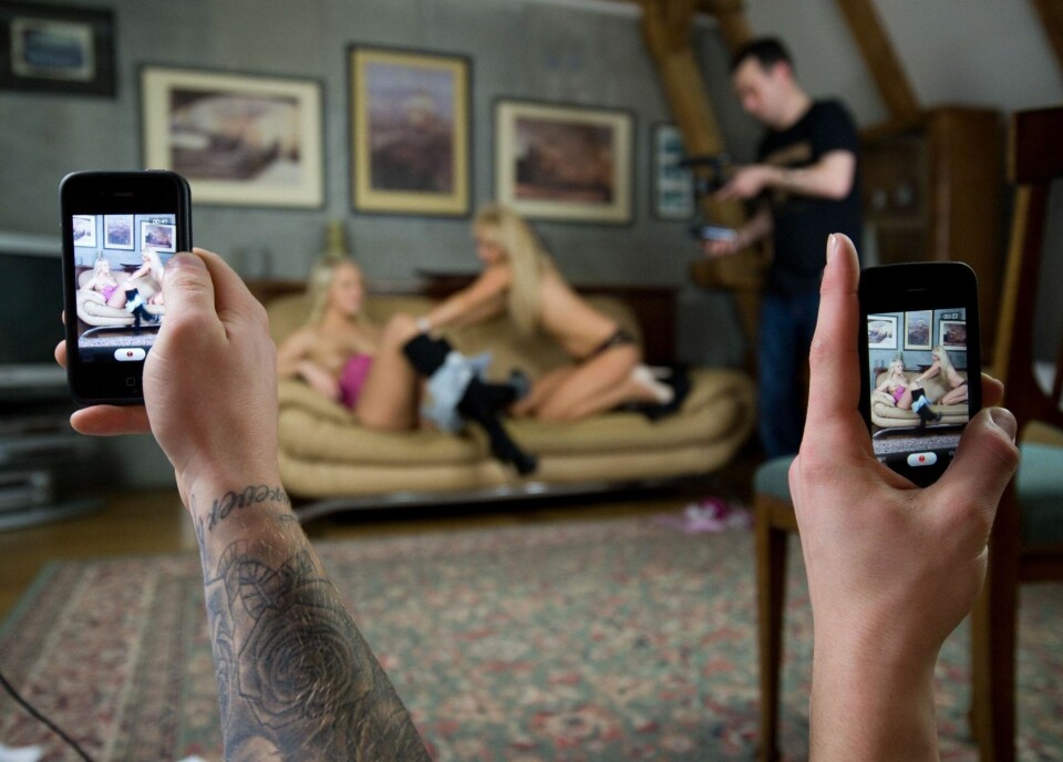 Samantha Blonde og Carla Cox i aksjon.