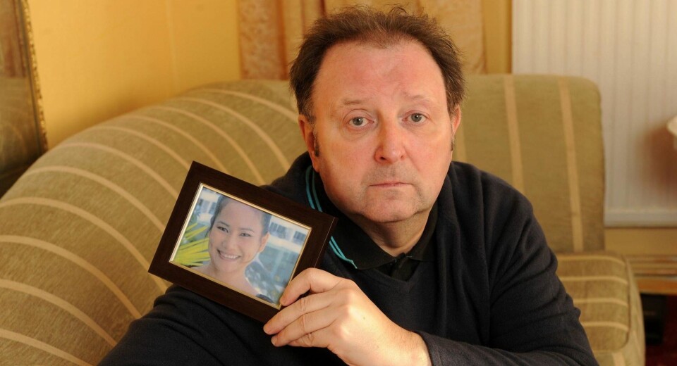 MISTET ALT: Den separerte og gavmilde pensjonisten Terry Lake (62) mistet hus og formue etter å ha blitt lurt av den thailandske kvinnen han kjenner som Khemike.