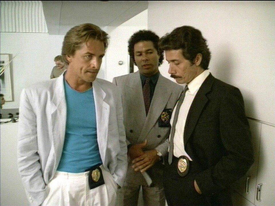LEGENDER: Don Johnson og Philip Michael Thomas som Sonny Crockett og Ricardo Tubbs i TV-serien «Miami Vice».