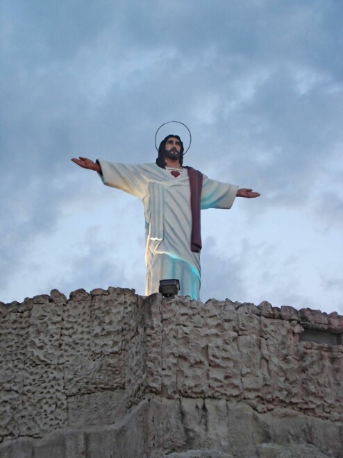 HEI JESUS: Buenos Aires kan ikke bare by på fotball, biff, vin og tango, men også en tolv meter høy statue av Jesus.