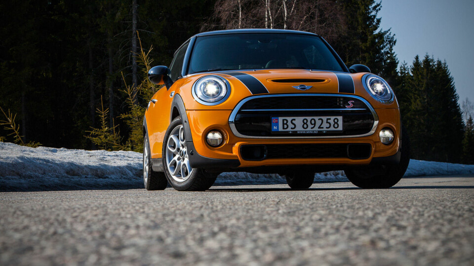 Om du har hørt noen snakke pent om Mini Cooper S: Den er minst like morsom som sitt rykte!