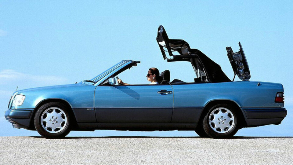 Cabriolet-varianten av coupé-karosseriet kom som en overraskelse på mange, men den svært velbygde cabrioleten var nok ment som en litt større og litt mer 'voksen' konkurrent til BMW 3-serie cabrio. Men denne godbiten er heller ikke veteran på noen år ennå...