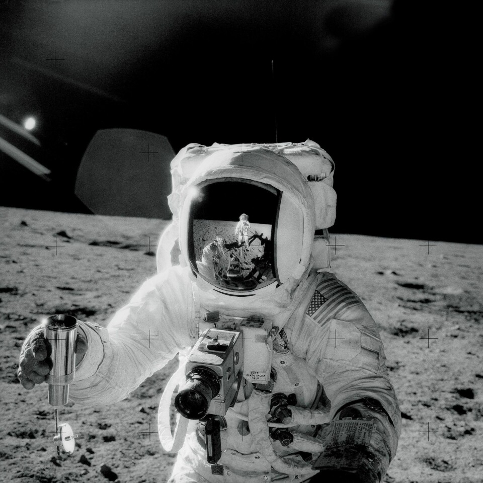Astronaut Alan Bean fra Apollo 12-prosjektet avbildet med en Speedmaster rundt venstrearmen.