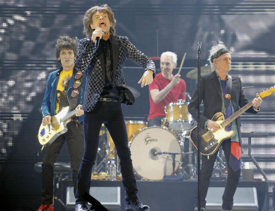 HOLDER KOKEN: Til tross for å ha fylt 70 år, holder Rolling Stones fortsatt koken. Her fra en konsert i Tokyo for noen uker siden. Foran Mick Jagger, mens man i bakgrunnen kan skimte Ron Wood, Charlie Watts og Keith Richards.