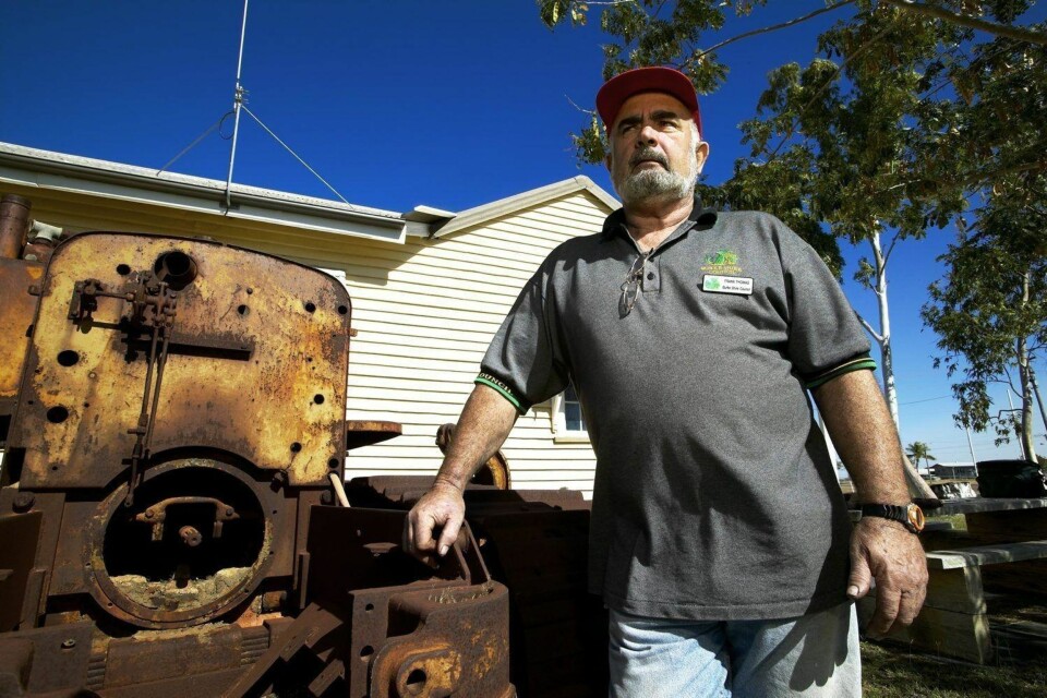 Frank Thomas fra Burketown i Queensland innrømmer at det kan være en utfordring å bo i ødemarken - særlig under regntiden. Derfor har han et sommerhus lenger sør, i staten Victoria.