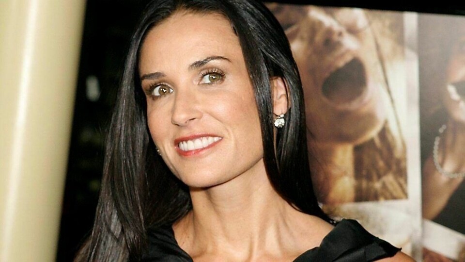 - Demi Moore klådde på Zac Efron