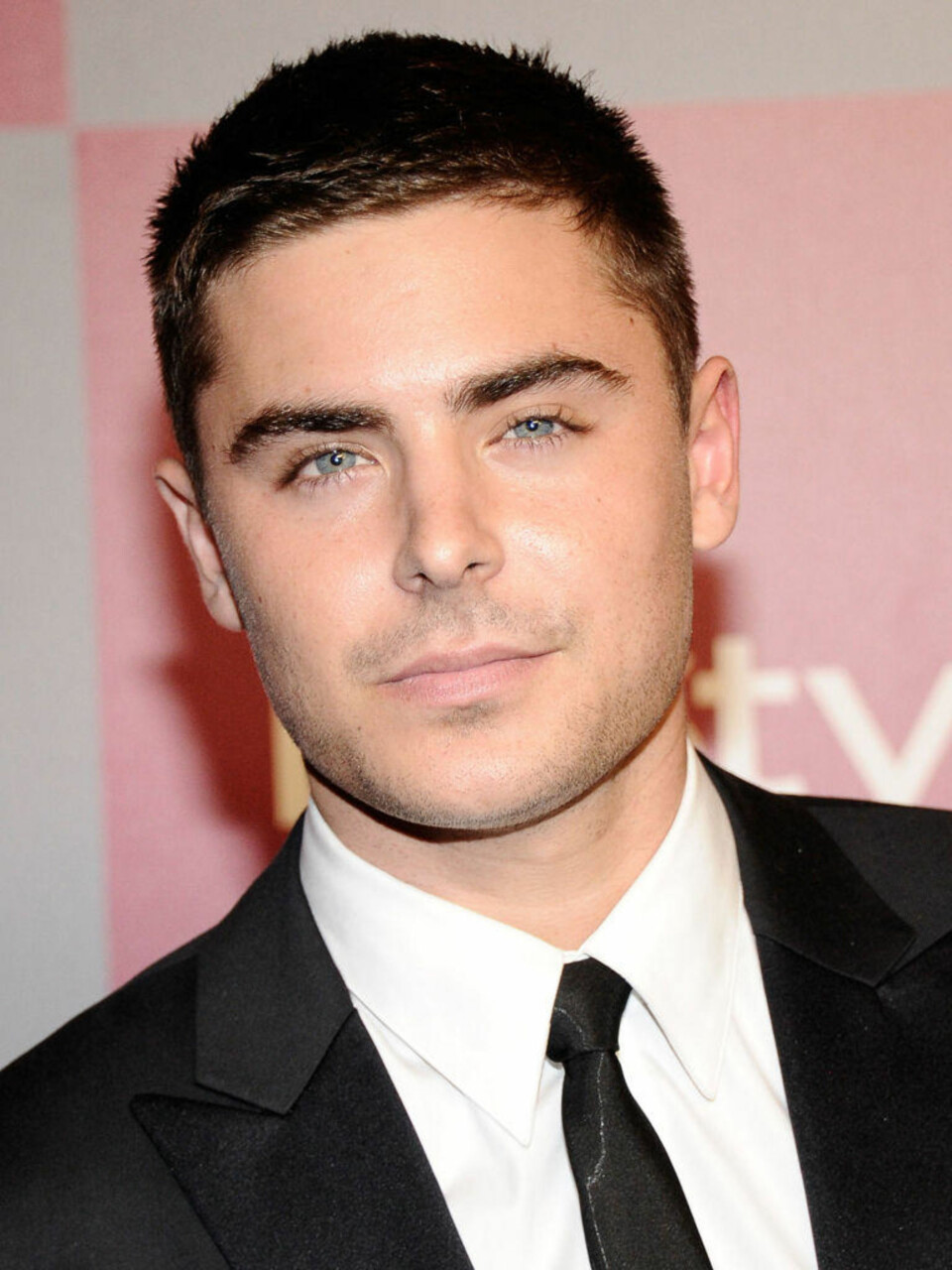 - Demi Moore klådde på Zac Efron