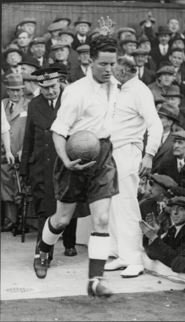 INGEN ØLMAGE: Ernie Blenkinsop er regnet som en av britisk fotballhistories beste venstrebacker.