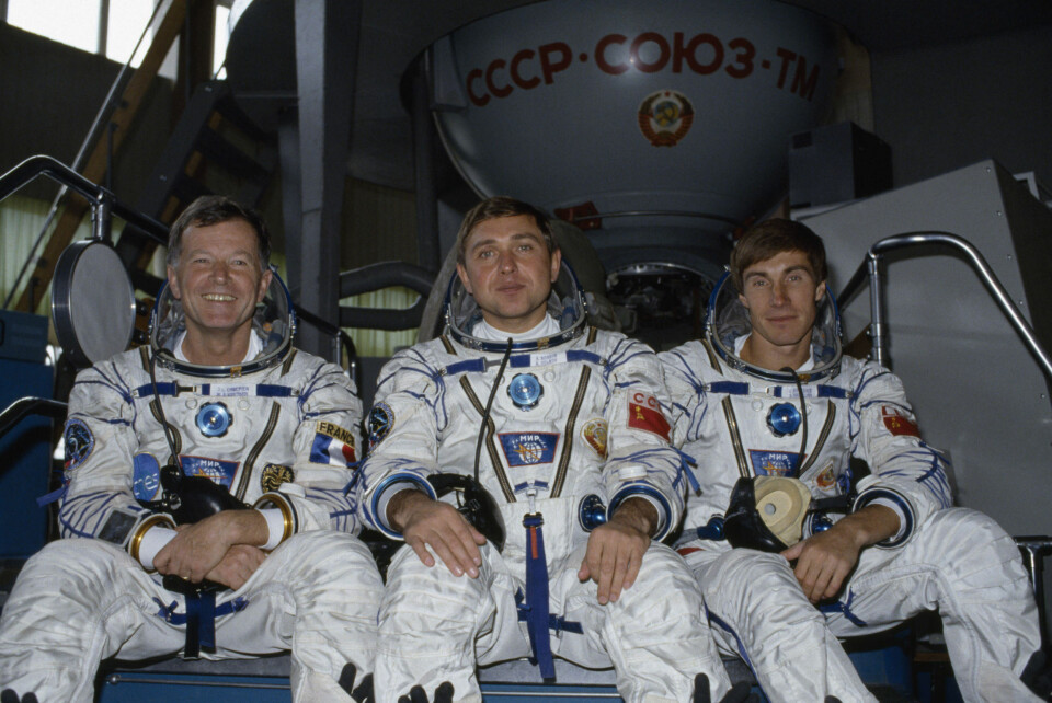 KLAR FOR TUR: Den franske astronauten Jean-Loup Chrétien og de to russiske astronautene Aleksandr Volkov and Sergey Krikalev klare for tur i september 1988.