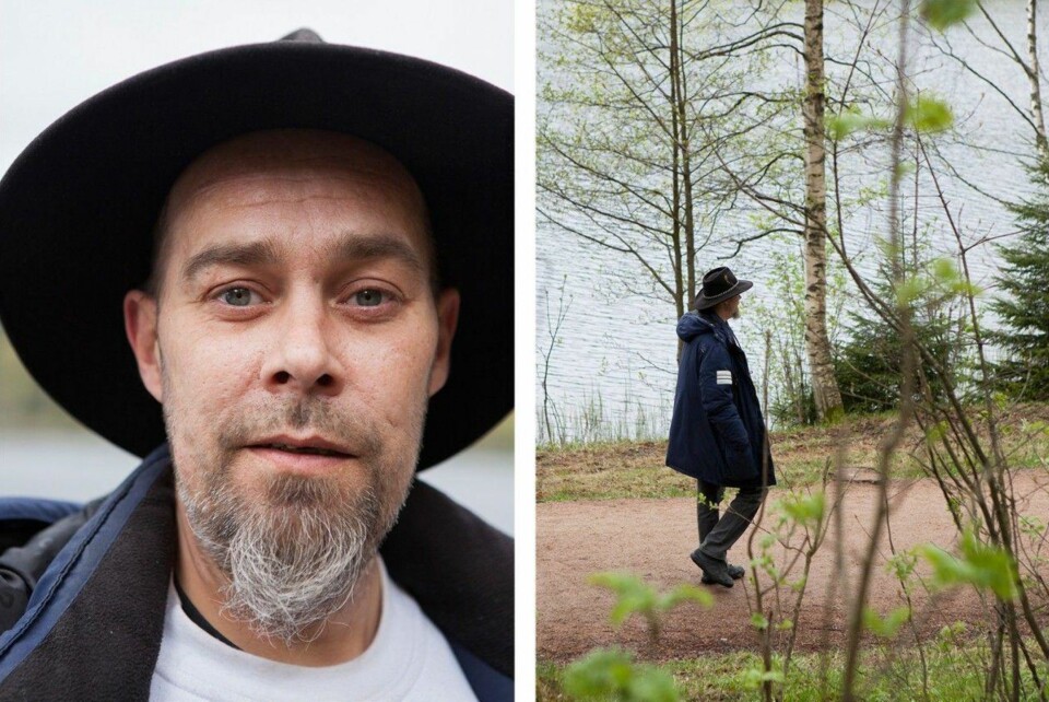 Kay føler seg hjemme i naturen, men forteller at når han kommer hjem vil han ikke orke mer denne dagen.
