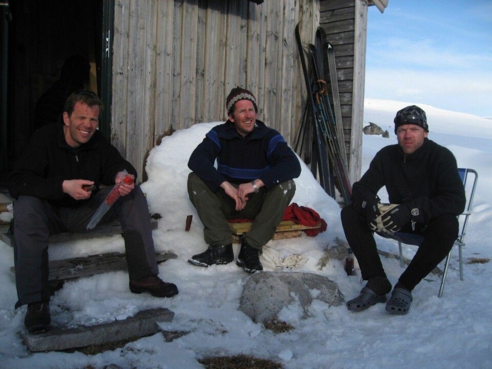 Tre kamerater på påsketur ved Hellevasshytta. F.v. Harald Dag Jølle, Odd Nordstoga og Lars Underdal.