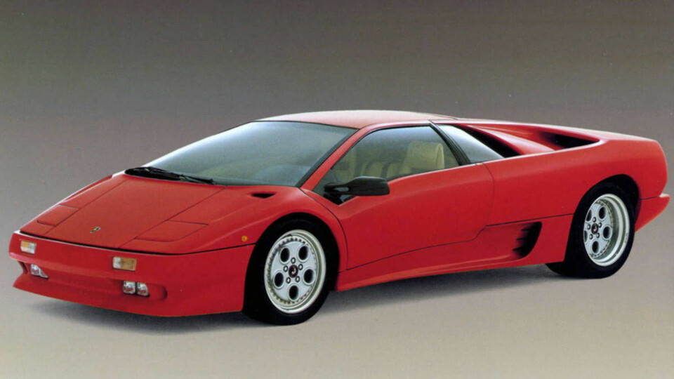 Diablo var, som både forgjengeren Countach og etterfølgeren Murcielago, ekstreme i fremtoning. Nettopp det har gitt dem ikon-status og en plass på mange gutterom-vegger.
