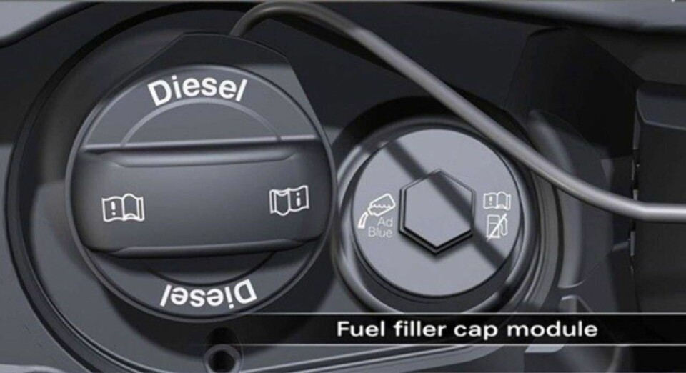 Noen dieselbiler har to to steder du kan fylle på væske - det ene er for vanlig diesel, mens den andre brukes til AdBlue - som optimaliserer driften på motoren.