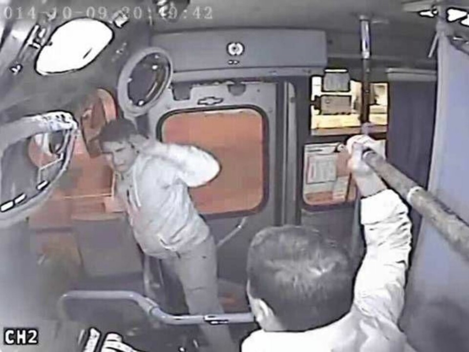 Lommetyv napper veske - fanges med døra av bussjåfør