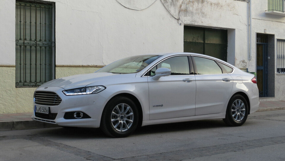 Hybridmodellen fås kun i denne formfaktoren - og med en relativt slitsom trinnløs girkasse. Til gjengjeld er det en Mondeo med formelt CO2-utslipp under 100 gram per kilometer.