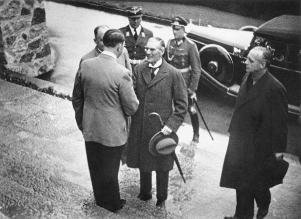 Hitler og Chamberlain ved Berghof.