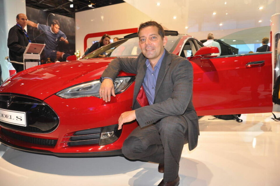 Informasjonssjef for Tesla i Skandinavia, Esben Pedersen, sier at det foreløpig ikke er aktuelt å ta biler i innbytte.