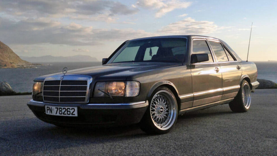 Klassisk direktørbil med V8 og mye utstyr som førstebil? Joda, det går an. Her har vi en som satset på en slik, og ikke har angret...